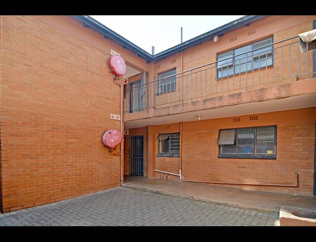 1 BEDROOM APARTMENT FOR SALE IN WINDSOR EAST